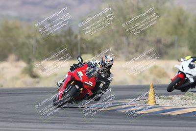 media/Oct-30-2025-Racers Edge (Thu) [[dabbdaf680]]/3-B Group/Session 5 (Turn 6)/